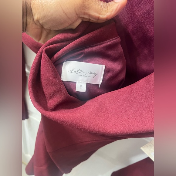 Katie May Surrender Drape Cowl Back Burgundy Size Large NWT - Picture 6 of 7